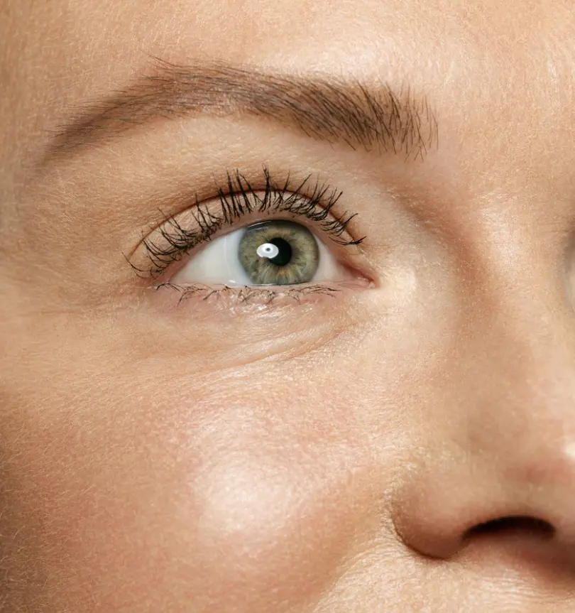 PDGF under-eye rejuvenation treatment to support skin recovery and improve the appearance of the under-eye area in Evergreen Park and Westmont IL